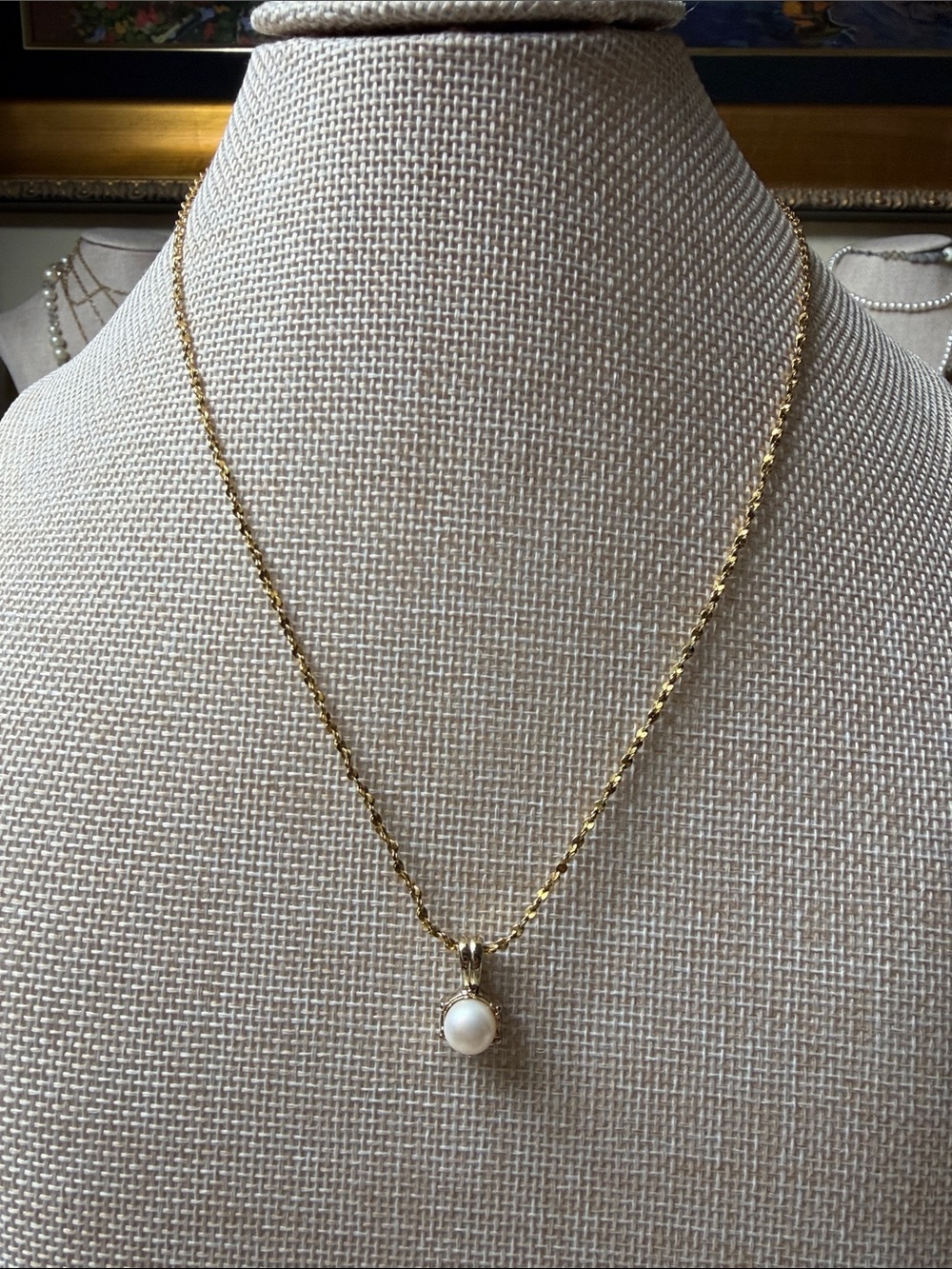 Gold Pearl Pendant Necklace